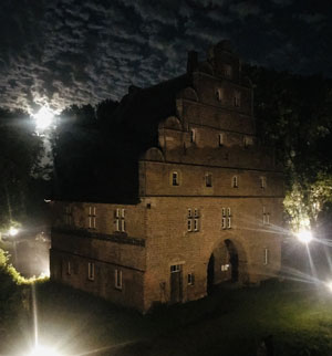 Nachtaufnahme von Schloss Bladenhorst