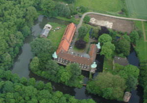 Schlo&szlig; Bladenhorst - Gesamtansicht von oben; Foto: Christoph Wagner