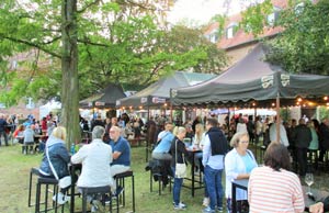 Foto vom Weinfest auf Schloss Bladenhorst