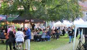 Foto vom Weinfest auf Schloss Bladenhorst