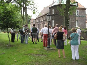 Besuch der Jaguar Association Germany e. V., Sektion Westfalen, anläßlich einer touristischen Rundfahrt.