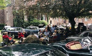 Foto vom Jaguar-Picknick auf Schloss Bladenhorst am 22.07.2023