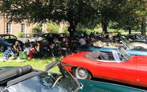Foto vom Jaguar-Picknick auf Schloss Bladenhorst am 09.08.2025