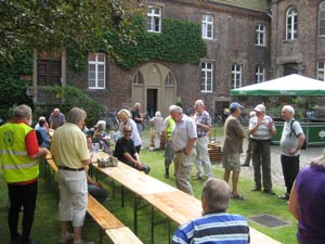 Rastpause auf Schloss Bladenhorst