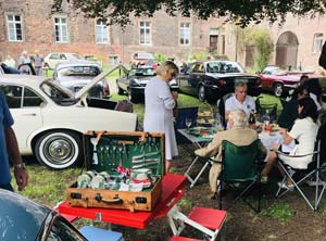 Foto vom Jaguar-Picknick auf Schloss Bladenhorst am 06.07.2024