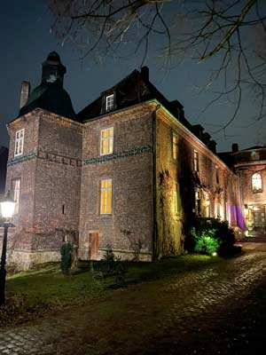 Schloss Bladenhorst bei Nacht